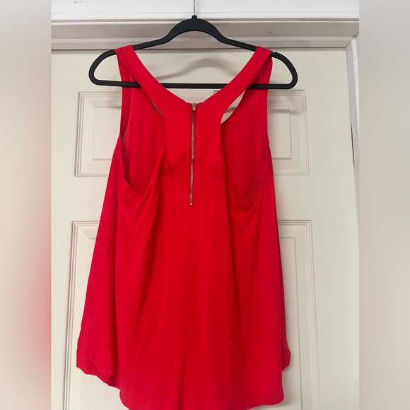 Express zipper back tank - Picture 2 of 3